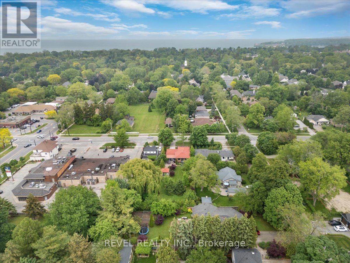 Photo 4 of 214 Mary Street, Niagaraonthelake ON