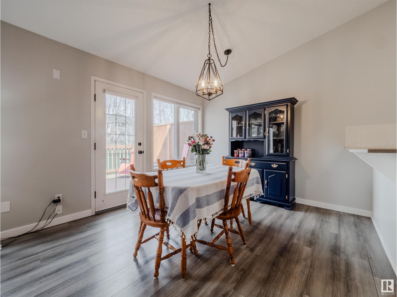 Photo 18 of 18 64 Blackburn Sw, Edmonton AB
