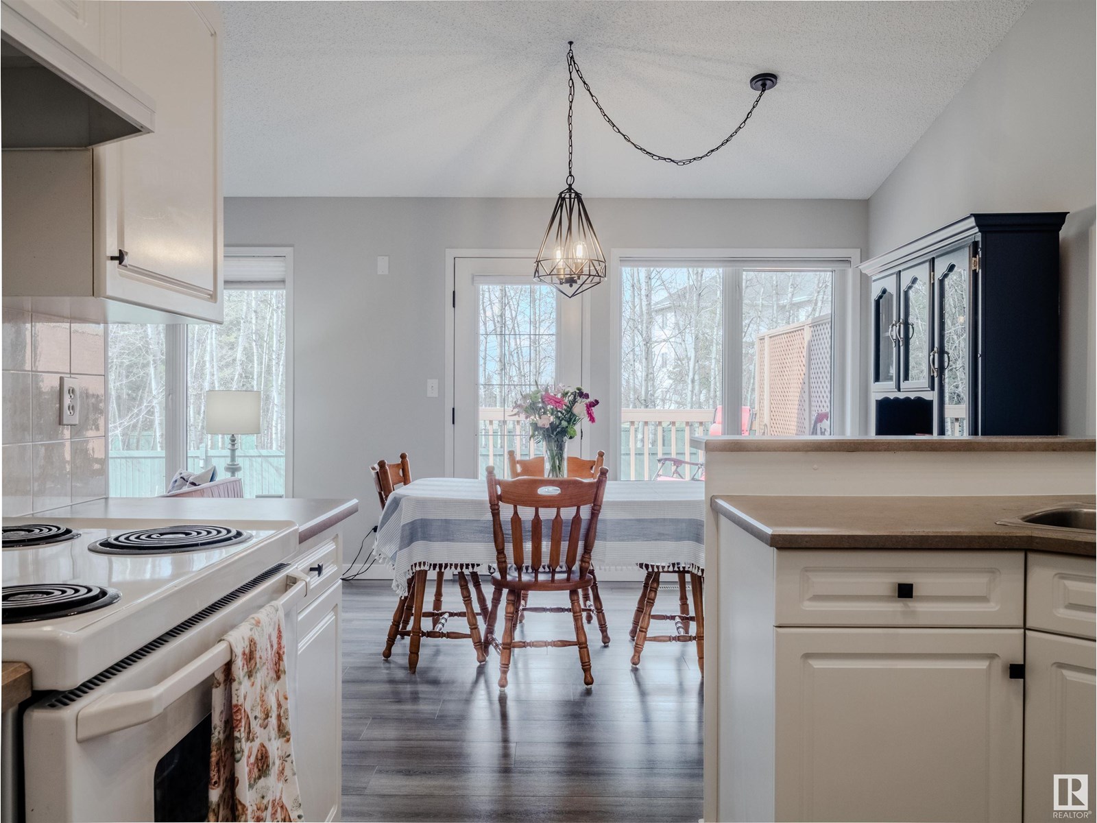 Photo 13 of 18 64 Blackburn Sw, Edmonton AB