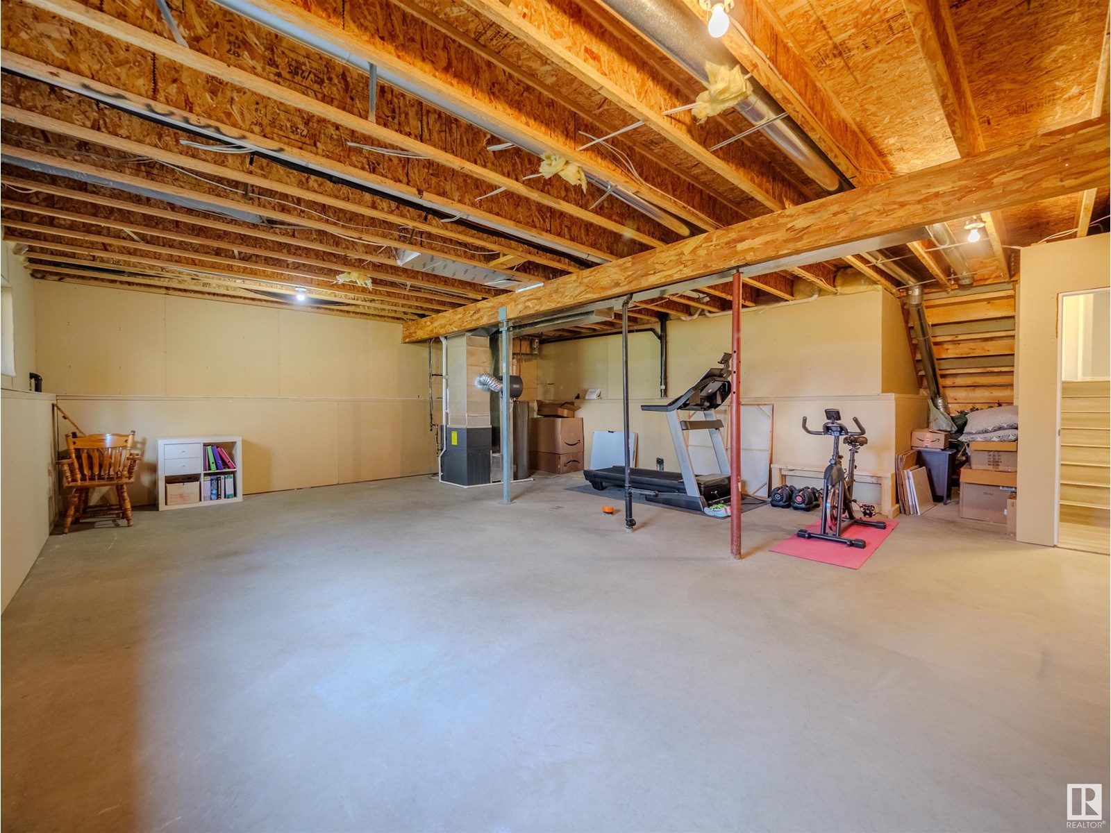 Photo 8 of 18 64 Blackburn Sw, Edmonton AB