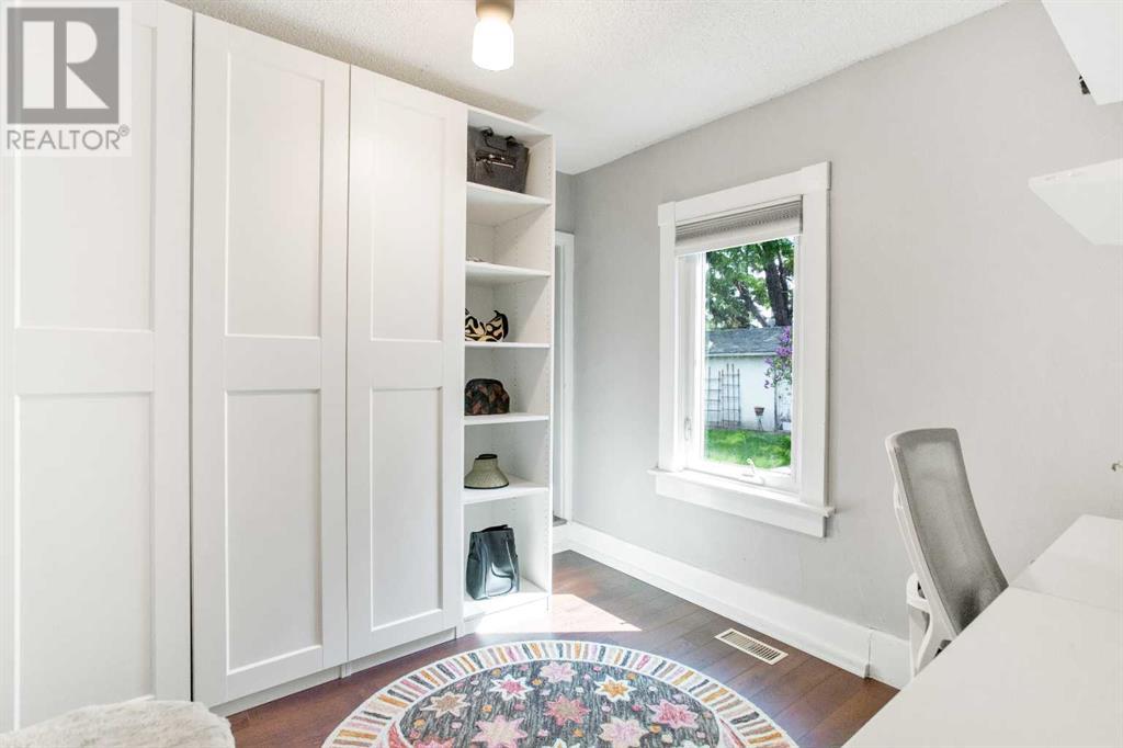 Single Family House for Sale in   Avenue NE Tuxedo Park Calgary 