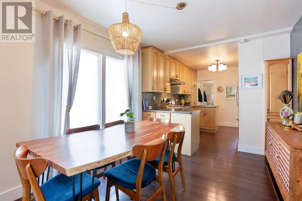 Single Family House for Sale in   Avenue NE Tuxedo Park Calgary 