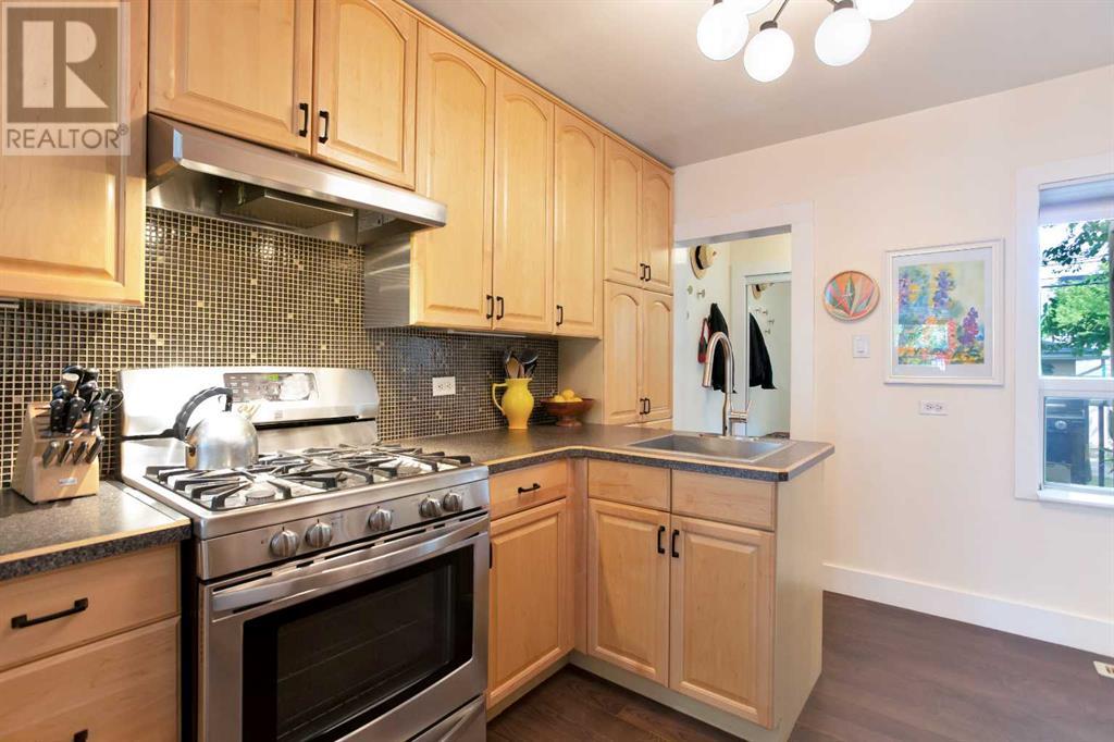 Single Family House for Sale in   Avenue NE Tuxedo Park Calgary 