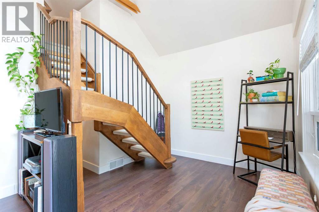 Single Family House for Sale in   Avenue NE Tuxedo Park Calgary 