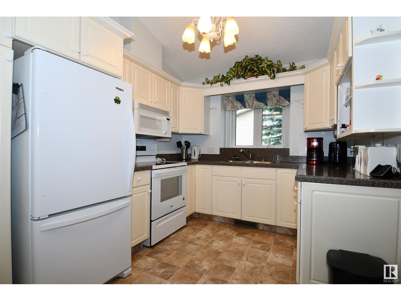 Photo 6 of 117 Lakeside Pl, Leduc AB