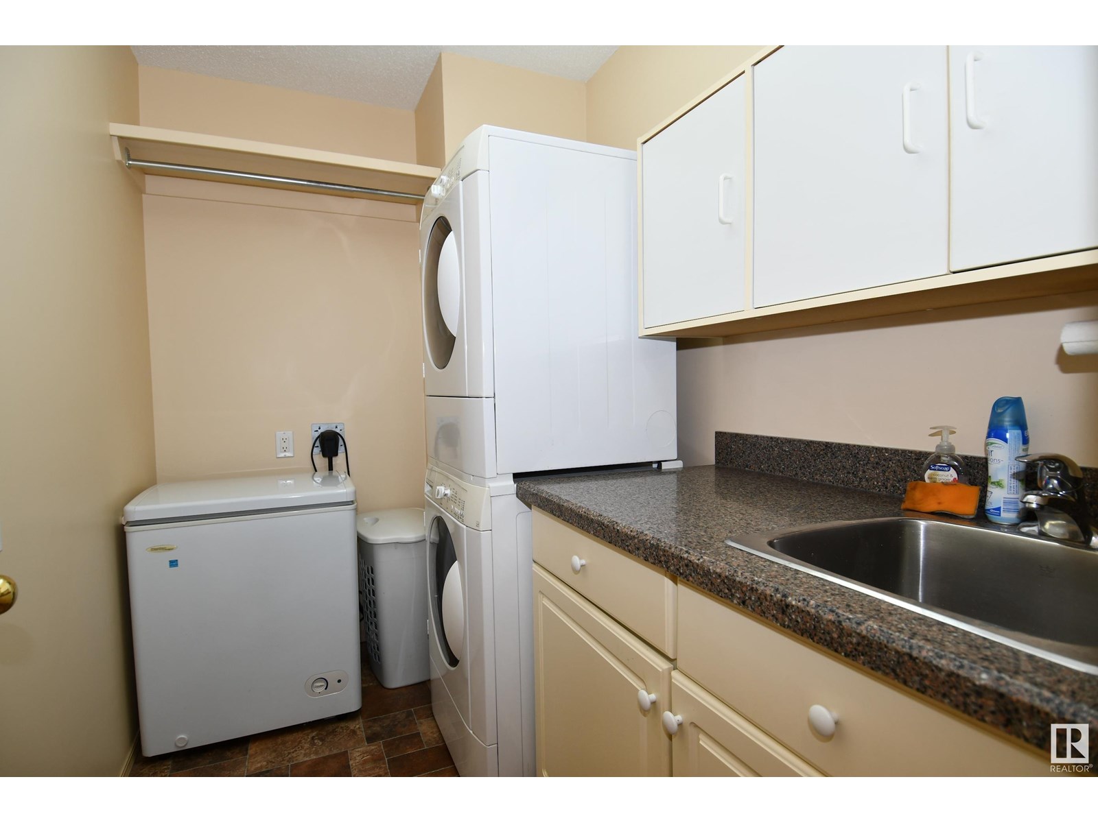 Photo 16 of 117 Lakeside Pl, Leduc AB