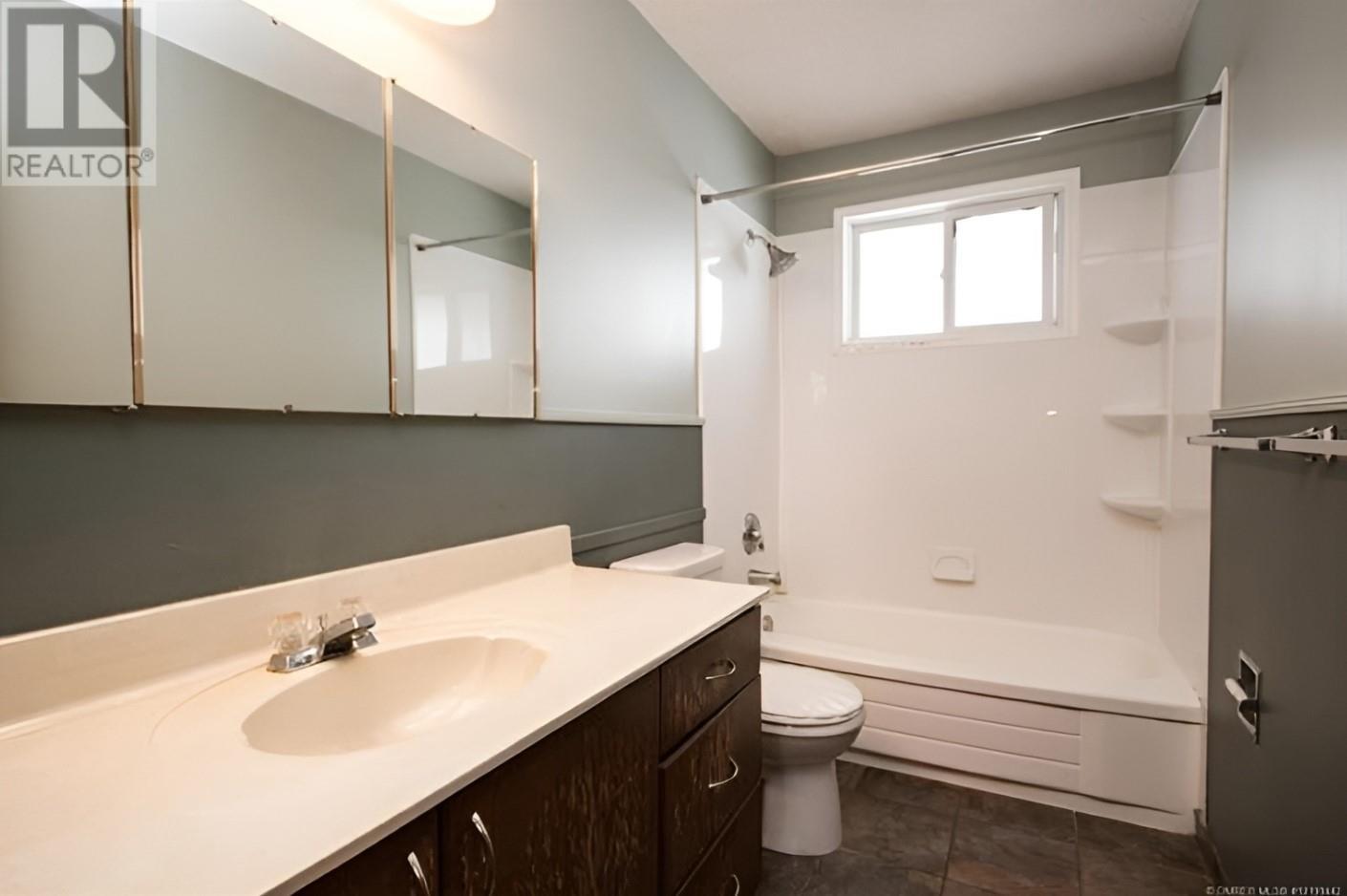  1086 Raymer Avenue, Kelowna