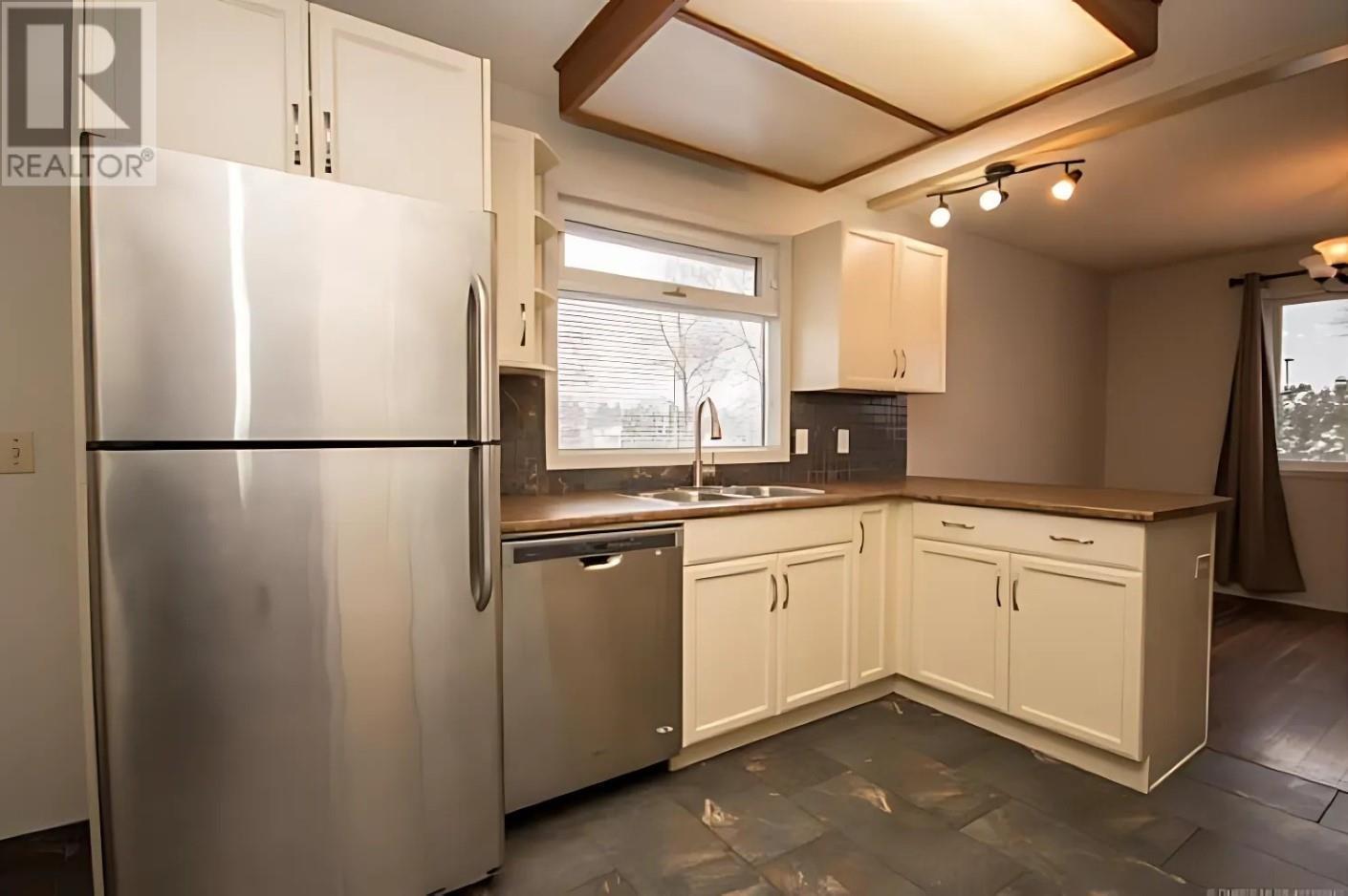 1086 Raymer Avenue, Kelowna