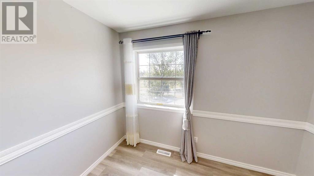 Single Family House for Sale in  Chaparral Drive SE Chaparral Calgary 