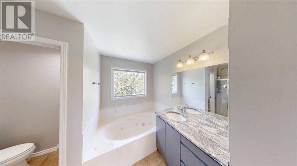 Single Family House for Sale in  Chaparral Drive SE Chaparral Calgary 