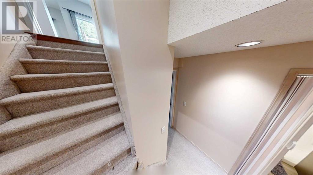 Single Family House for Sale in  Chaparral Drive SE Chaparral Calgary 
