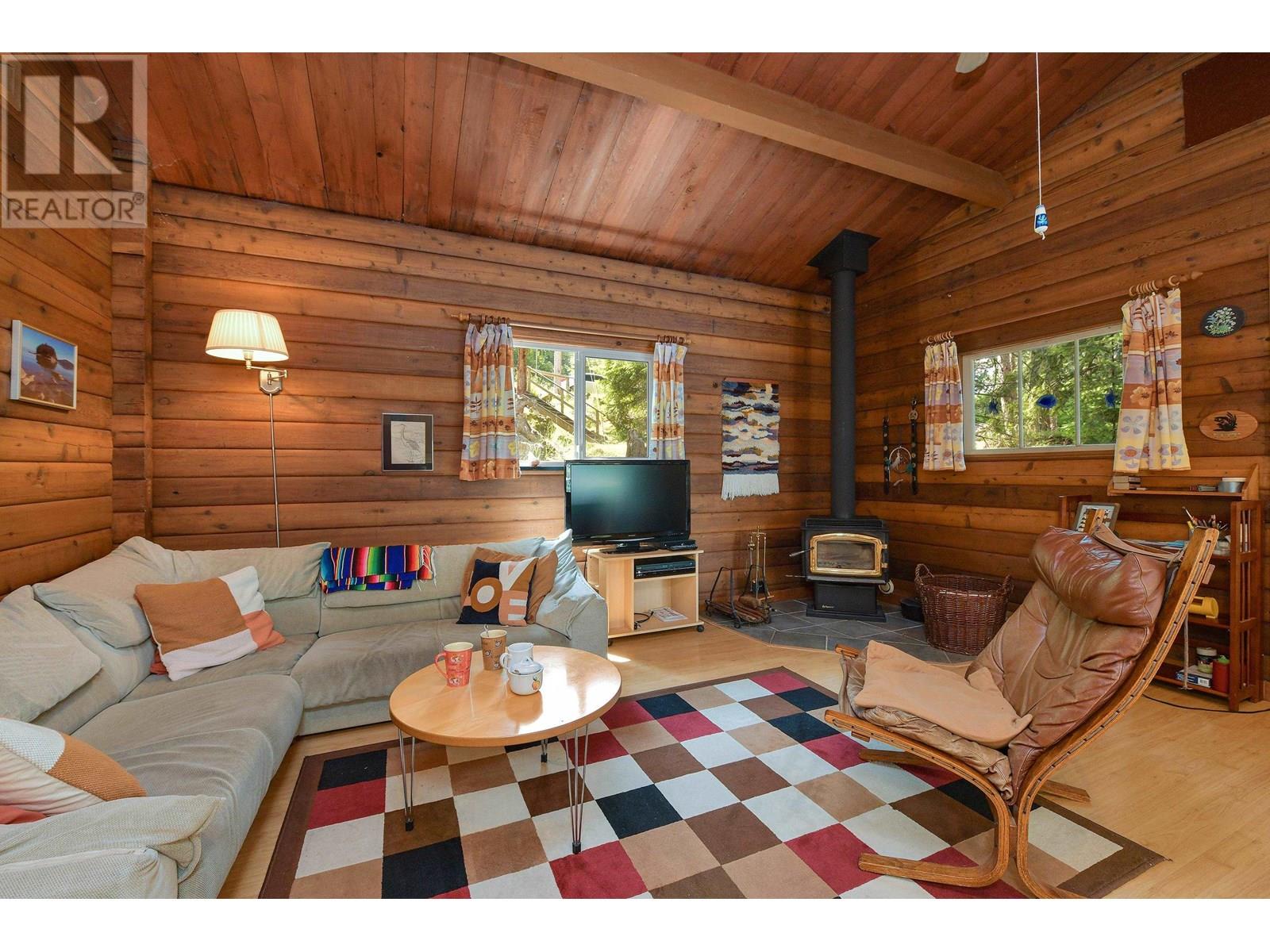 177 MARINERS WAY, Mayne Island