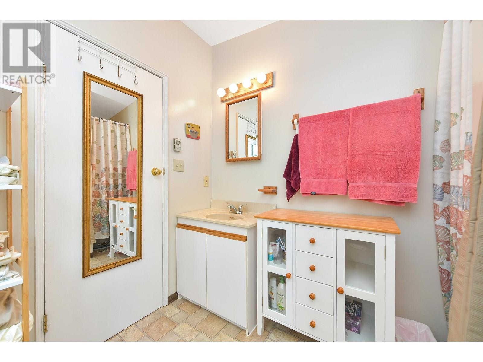 177 MARINERS WAY, Mayne Island