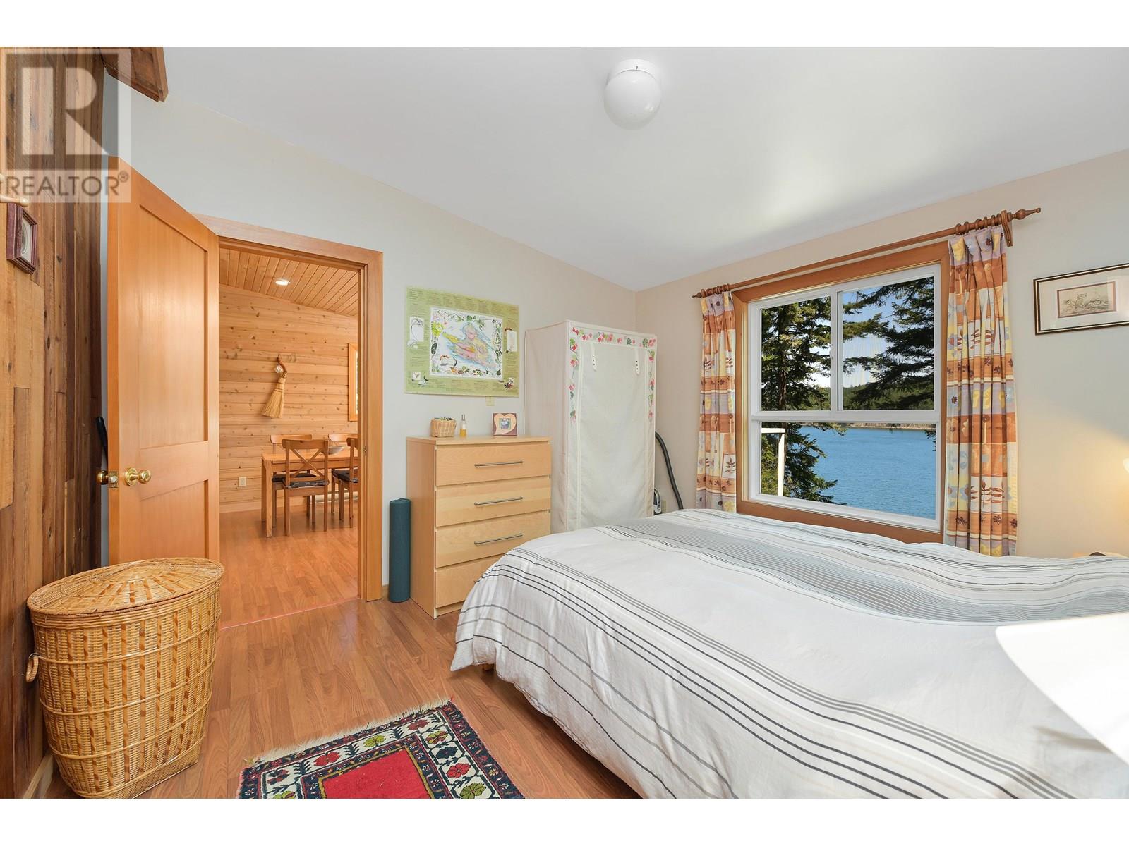 177 MARINERS WAY, Mayne Island