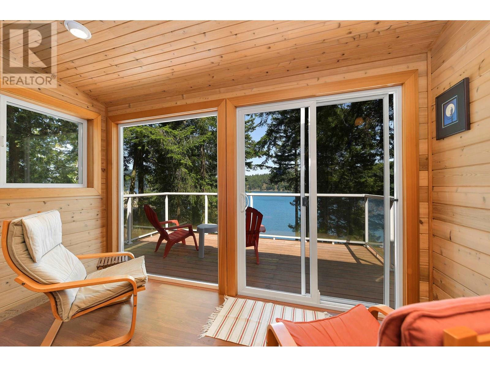 177 MARINERS WAY, Mayne Island