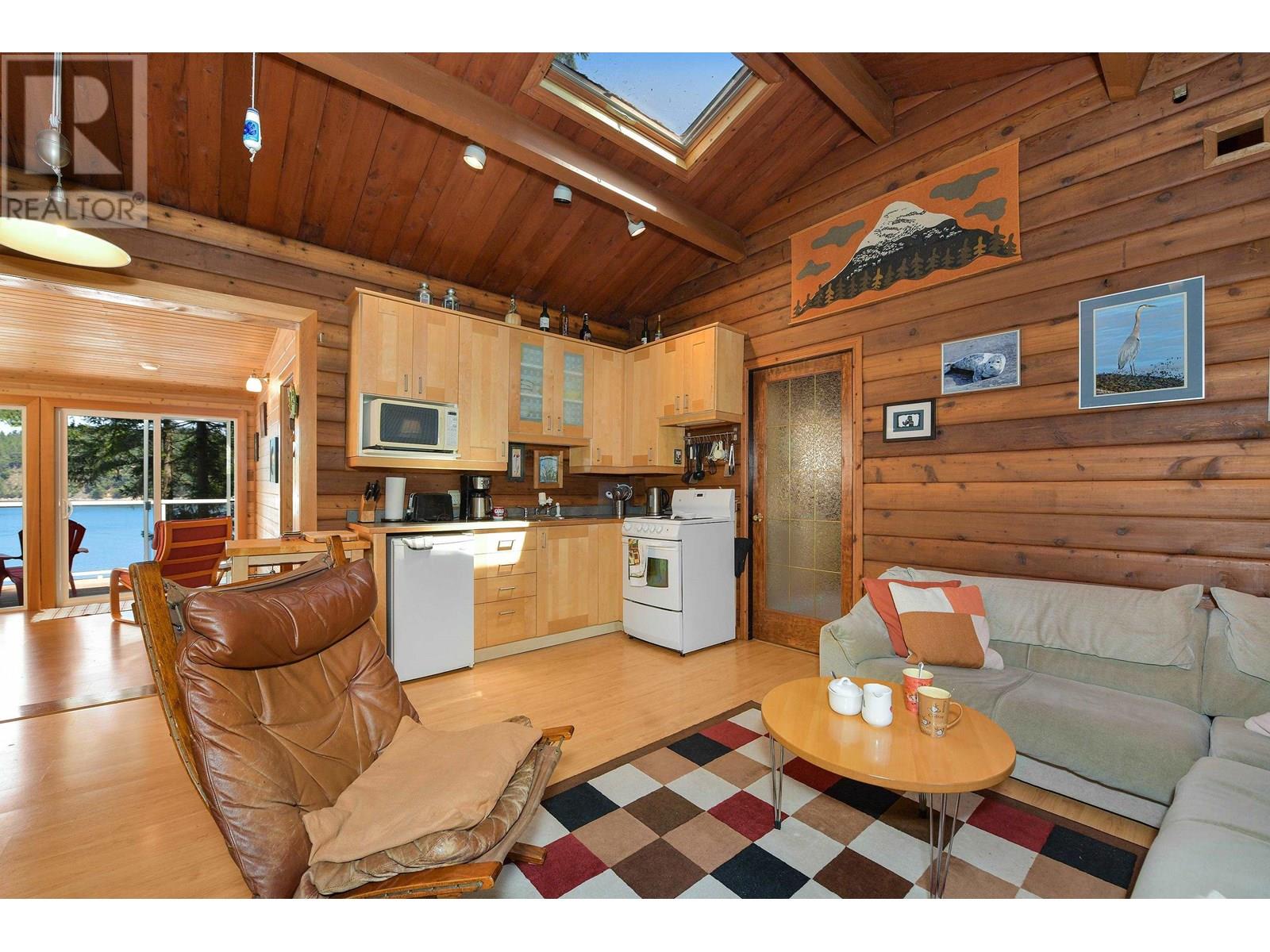 177 MARINERS WAY, Mayne Island