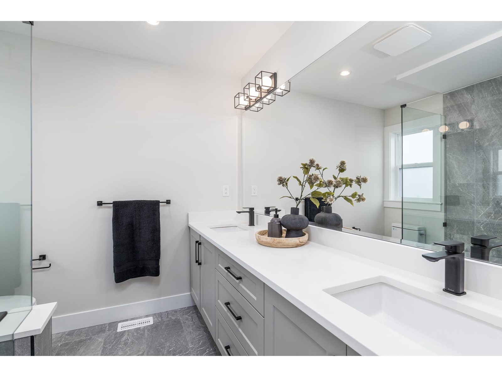 Photo 16 of 16742 20 A Avenue, Surrey BC