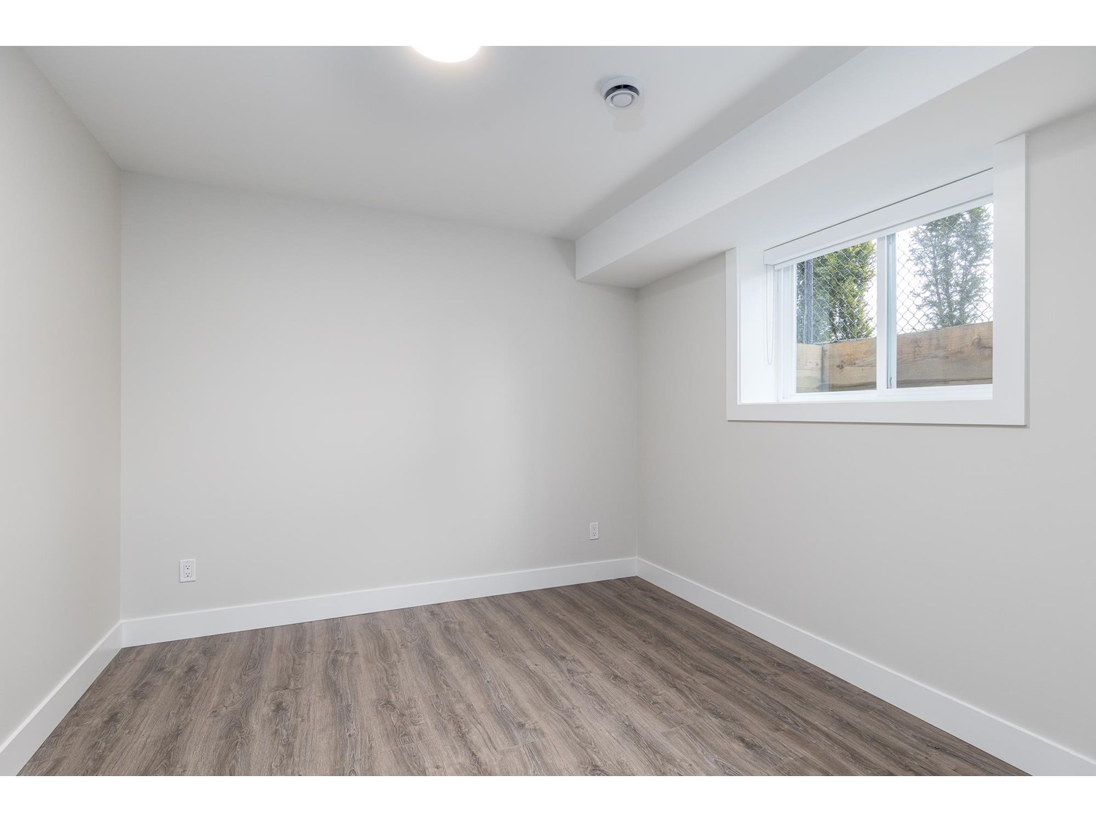 Photo 28 of 16742 20 A Avenue, Surrey BC