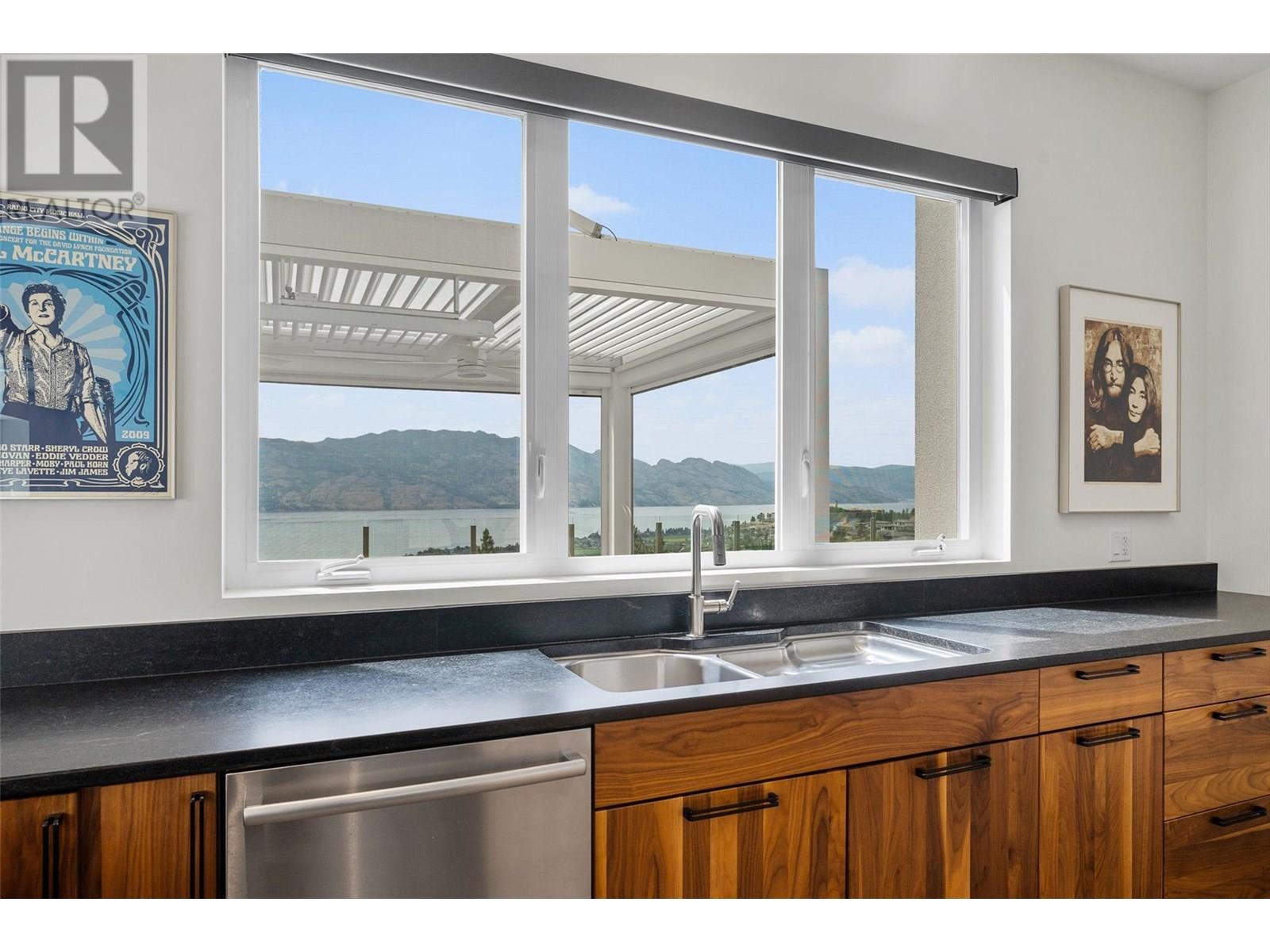  1384 Pinot Noir Drive, West Kelowna