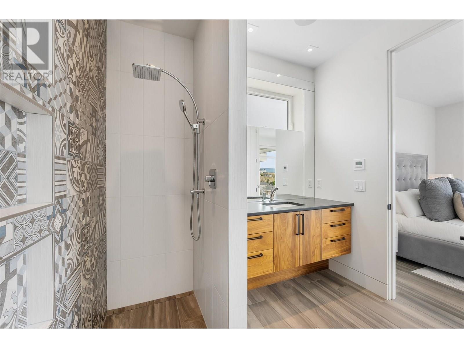  1384 Pinot Noir Drive, West Kelowna