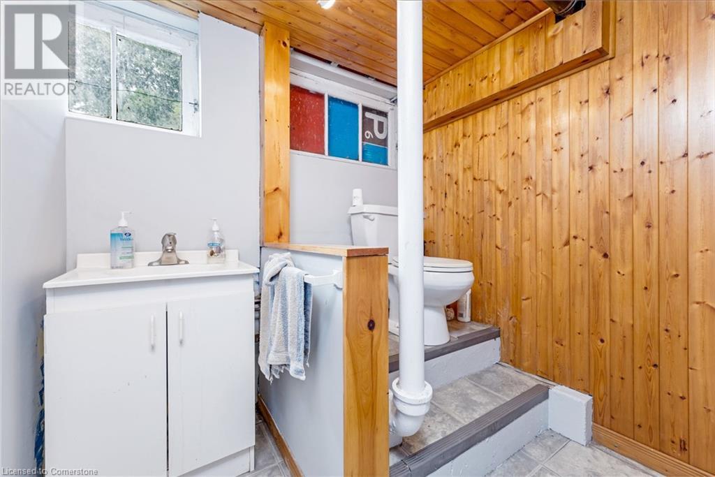 Photo 23 of 1767 Centre Road, Hamilton ON