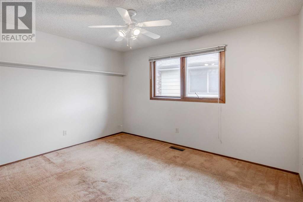 Single Family House 4 Level for Sale in  Beaconsfield Place NW Beddington Heights Calgary 