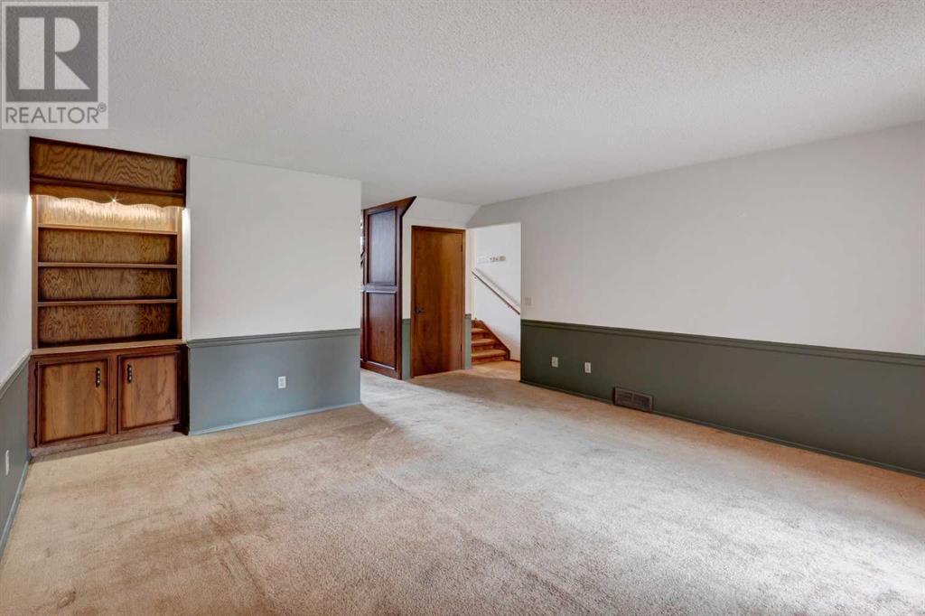 Single Family House 4 Level for Sale in  Beaconsfield Place NW Beddington Heights Calgary 