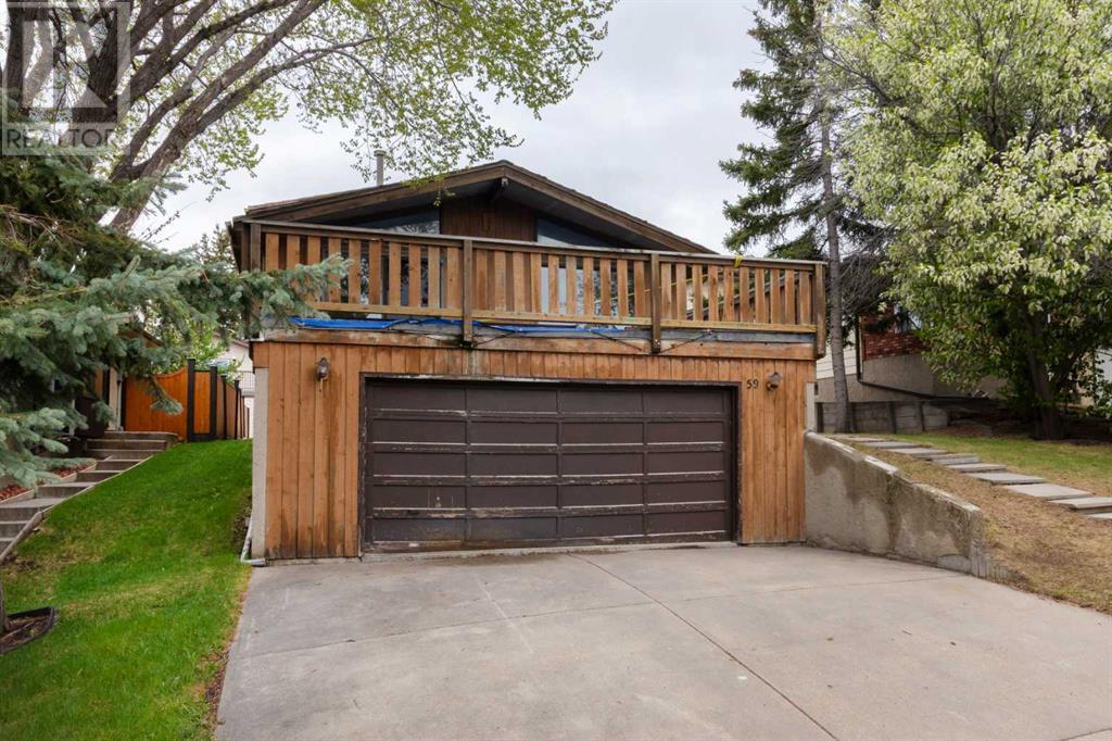 Single Family House 4 Level for Sale in  Beaconsfield Place NW Beddington Heights Calgary 