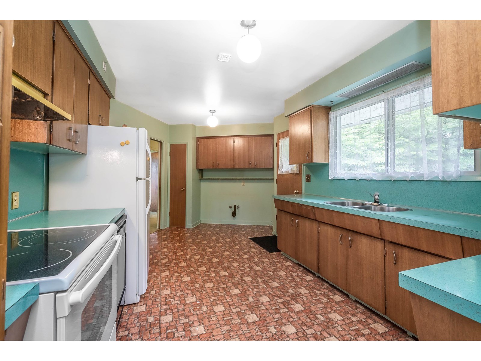 15875 101A AVENUE, Surrey