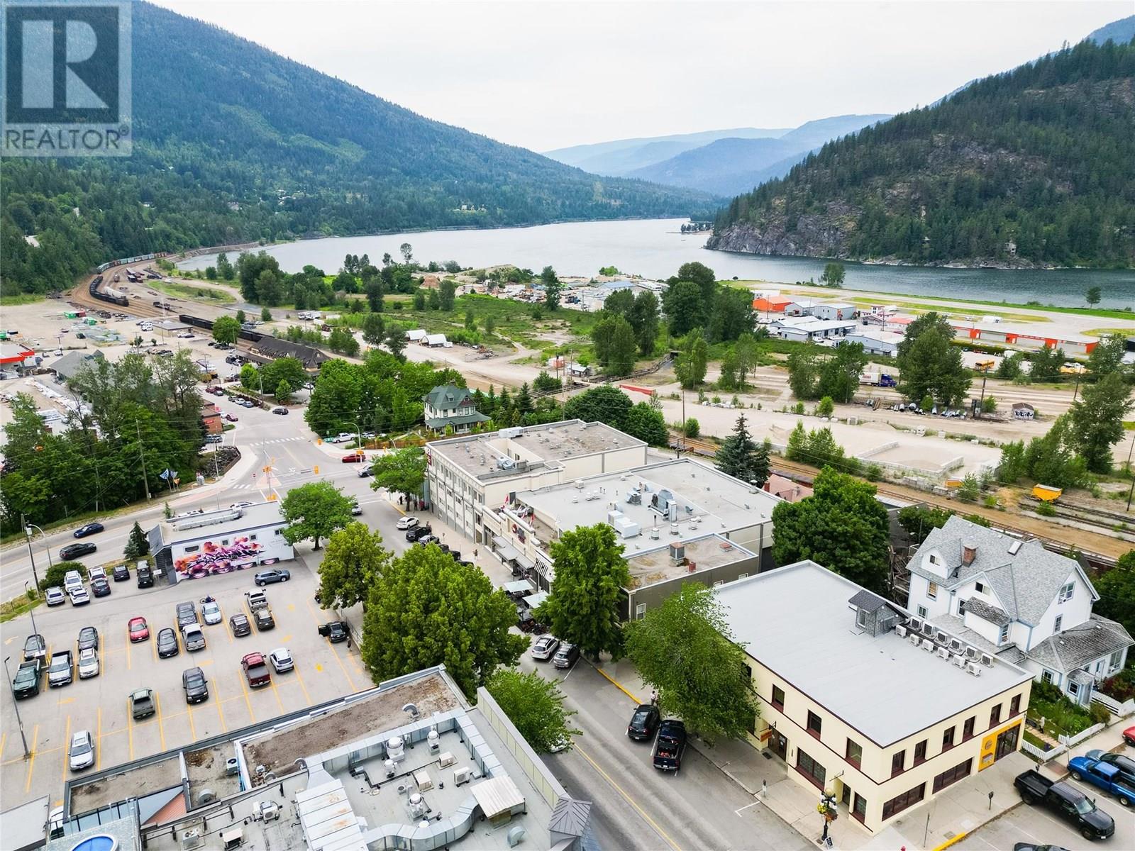 Photo 17 of 171 Baker Street, Nelson BC