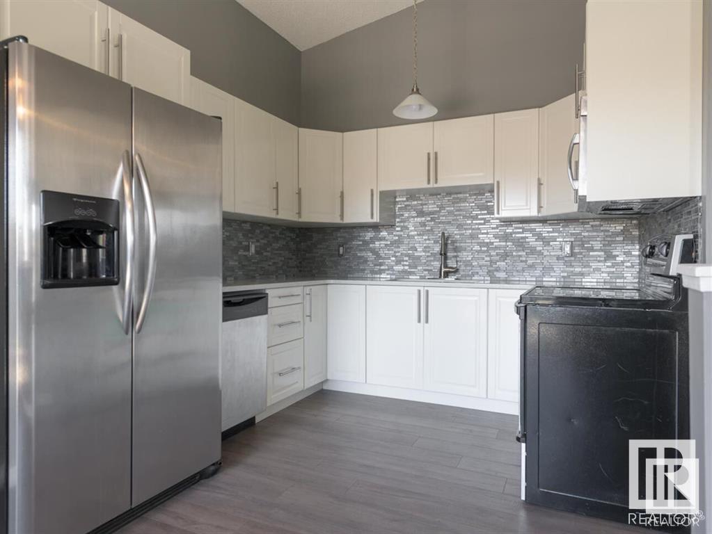 Photo 7 of 6423 180 Street Nw Nw, Edmonton AB