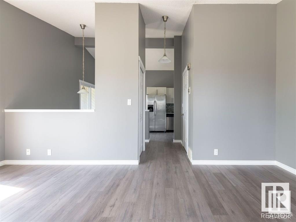 Photo 6 of 6423 180 Street Nw Nw, Edmonton AB