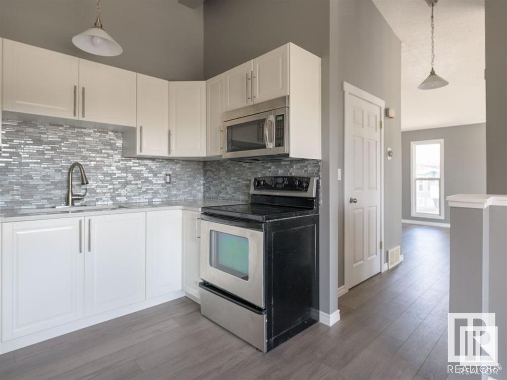 Photo 9 of 6423 180 Street Nw Nw, Edmonton AB