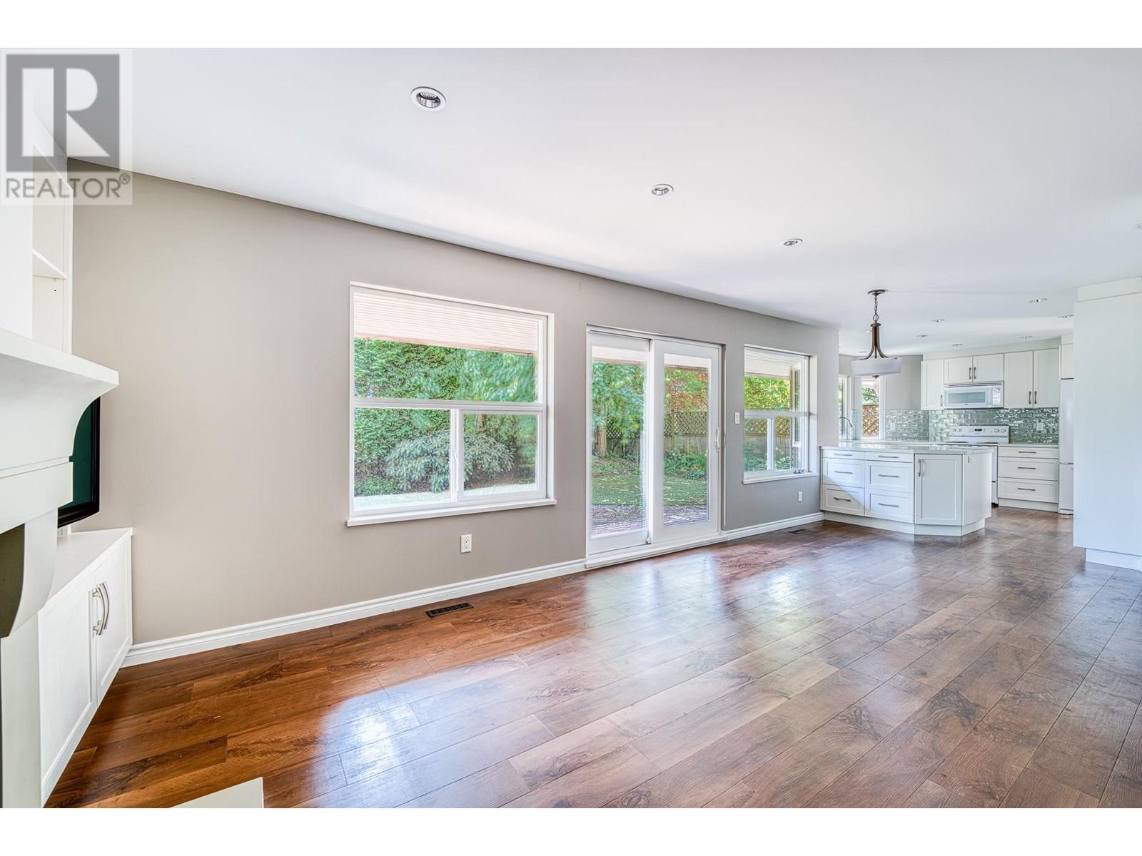 Photo 3 of 10680 Bissett Drive, Richmond BC