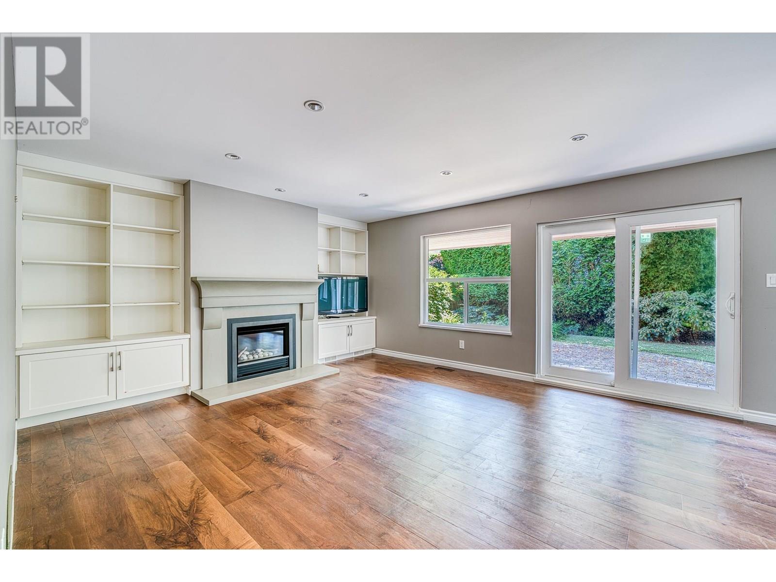 Photo 2 of 10680 Bissett Drive, Richmond BC
