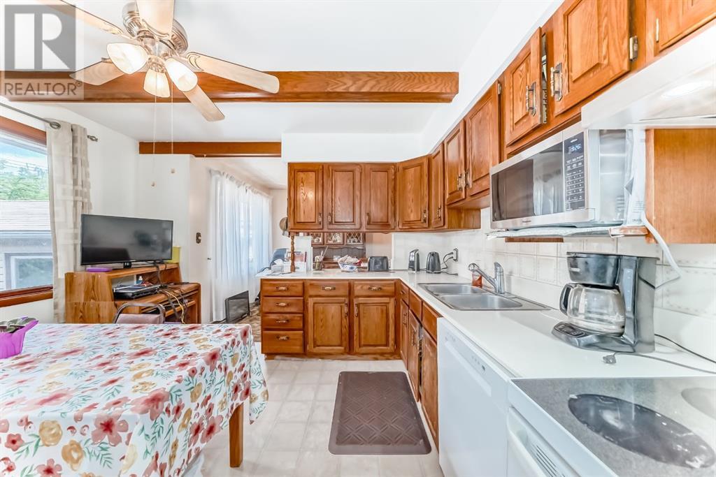 Single Family House Bungalow for Sale in  HOLDEN Road SW Haysboro Calgary 