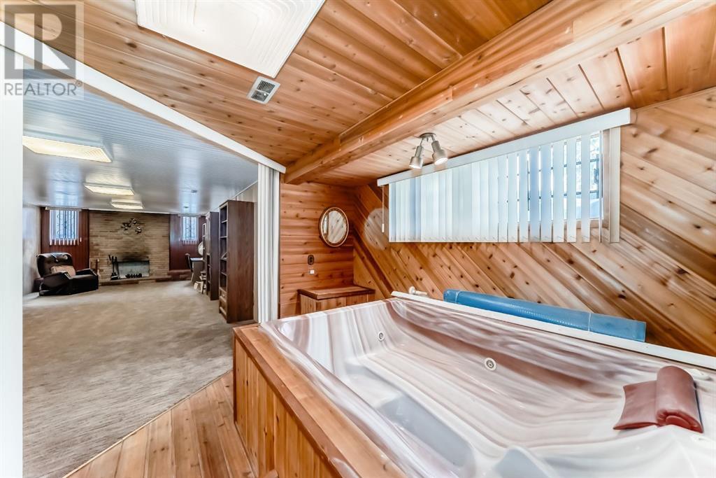 Single Family House Bungalow for Sale in  HOLDEN Road SW Haysboro Calgary 