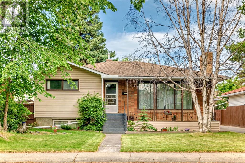 Single Family House Bungalow for Sale in  HOLDEN Road SW Haysboro Calgary 