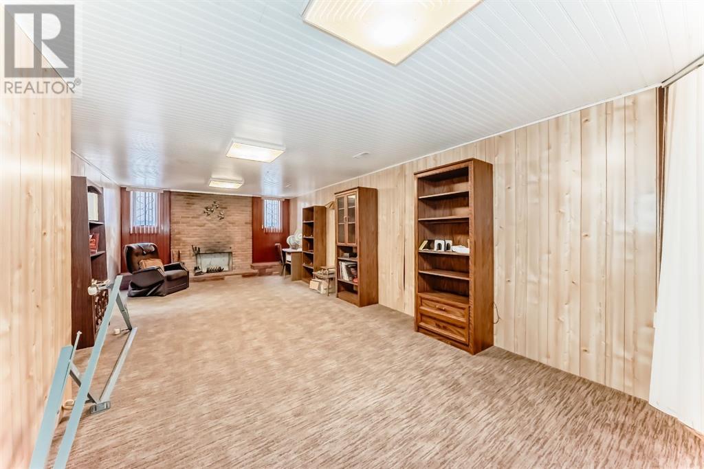 Single Family House Bungalow for Sale in  HOLDEN Road SW Haysboro Calgary 