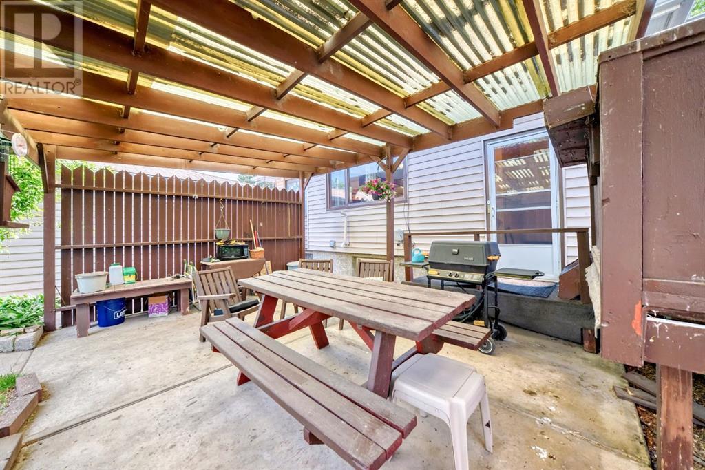 Single Family House Bungalow for Sale in  HOLDEN Road SW Haysboro Calgary 