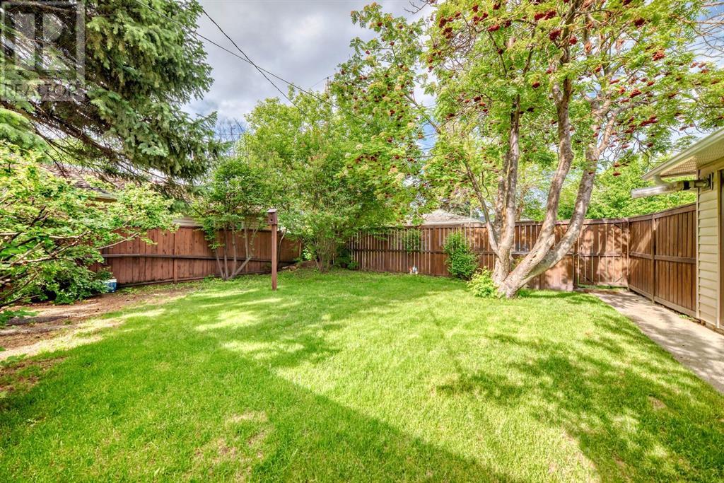 Single Family House Bungalow for Sale in  HOLDEN Road SW Haysboro Calgary 