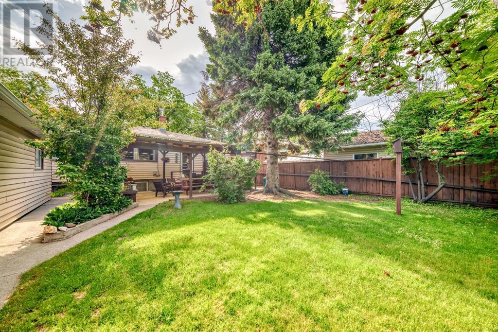Single Family House Bungalow for Sale in  HOLDEN Road SW Haysboro Calgary 