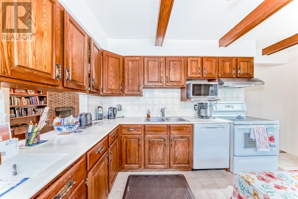 Single Family House Bungalow for Sale in  HOLDEN Road SW Haysboro Calgary 