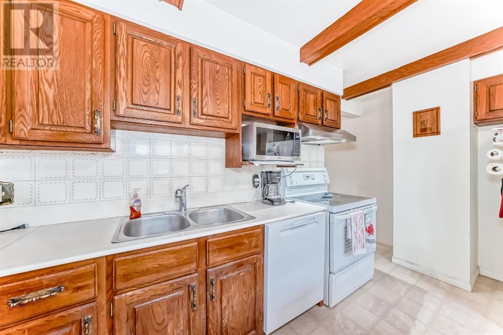Single Family House Bungalow for Sale in  HOLDEN Road SW Haysboro Calgary 