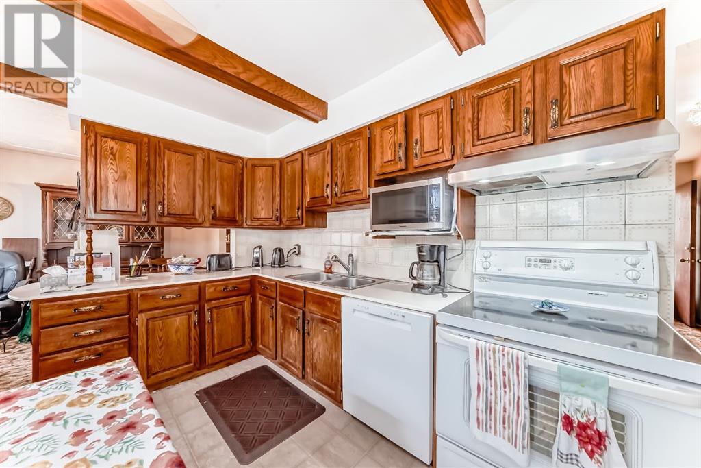 Single Family House Bungalow for Sale in  HOLDEN Road SW Haysboro Calgary 