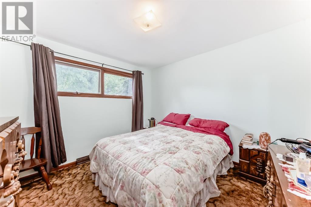 Single Family House Bungalow for Sale in  HOLDEN Road SW Haysboro Calgary 