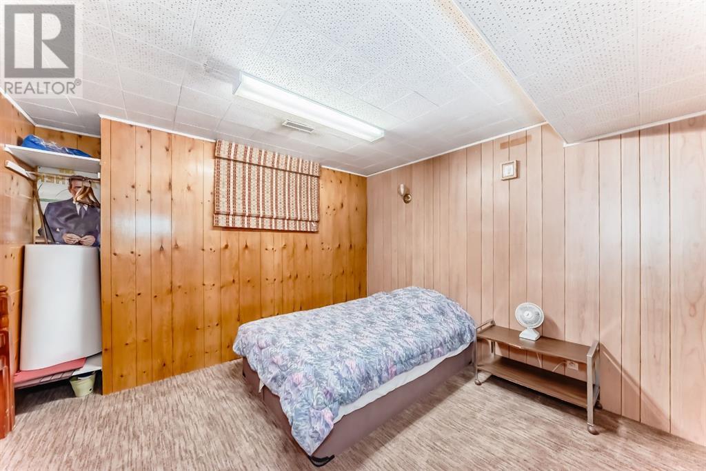 Single Family House Bungalow for Sale in  HOLDEN Road SW Haysboro Calgary 