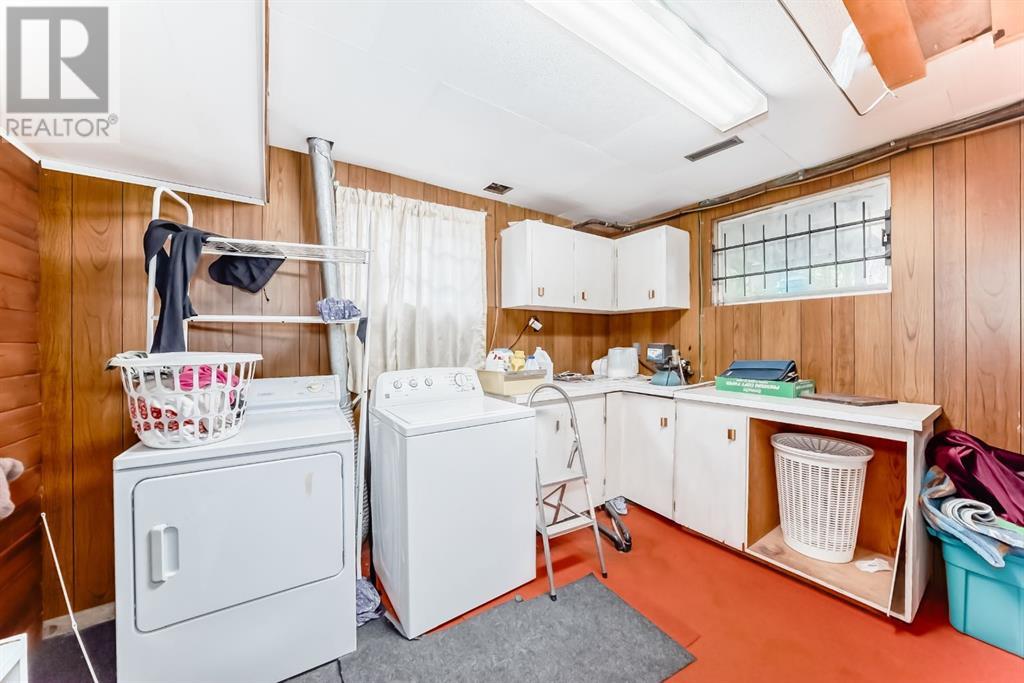 Single Family House Bungalow for Sale in  HOLDEN Road SW Haysboro Calgary 
