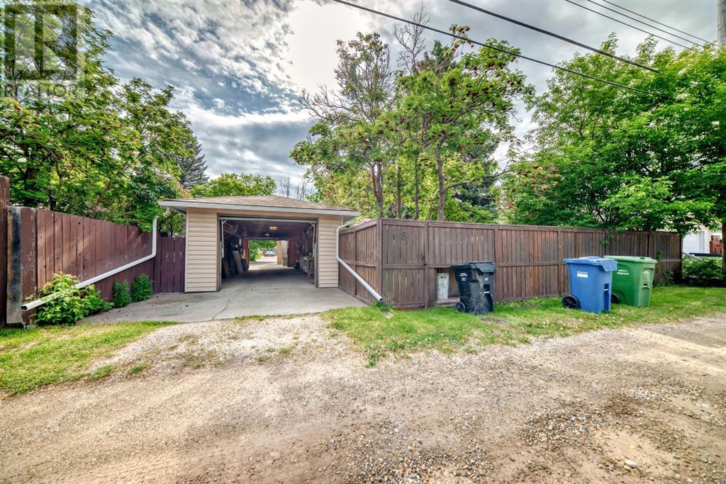 Single Family House Bungalow for Sale in  HOLDEN Road SW Haysboro Calgary 