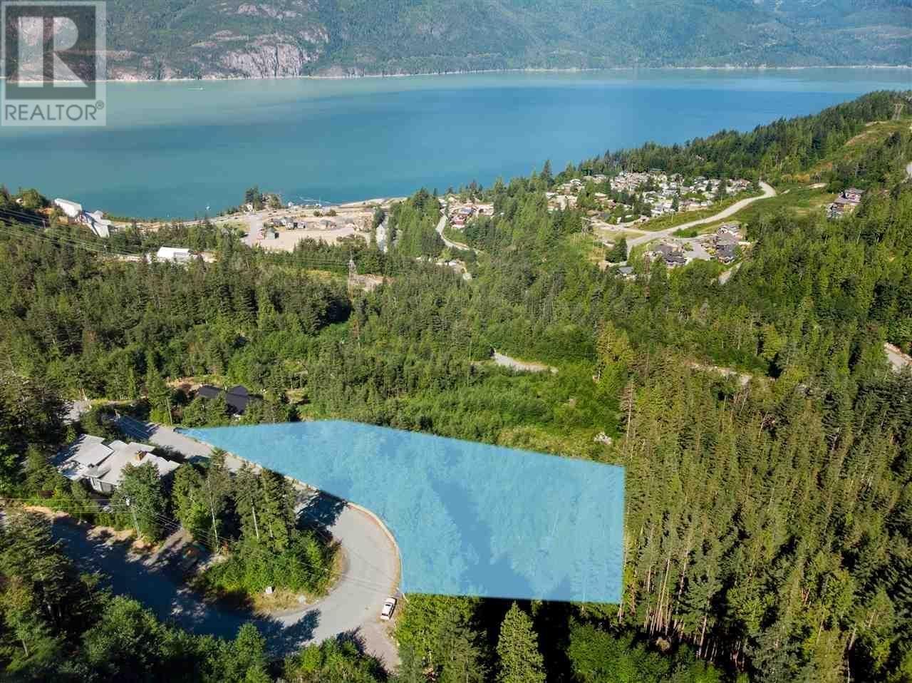 Photo 9 of 1121 Copper Drive, Squamish BC